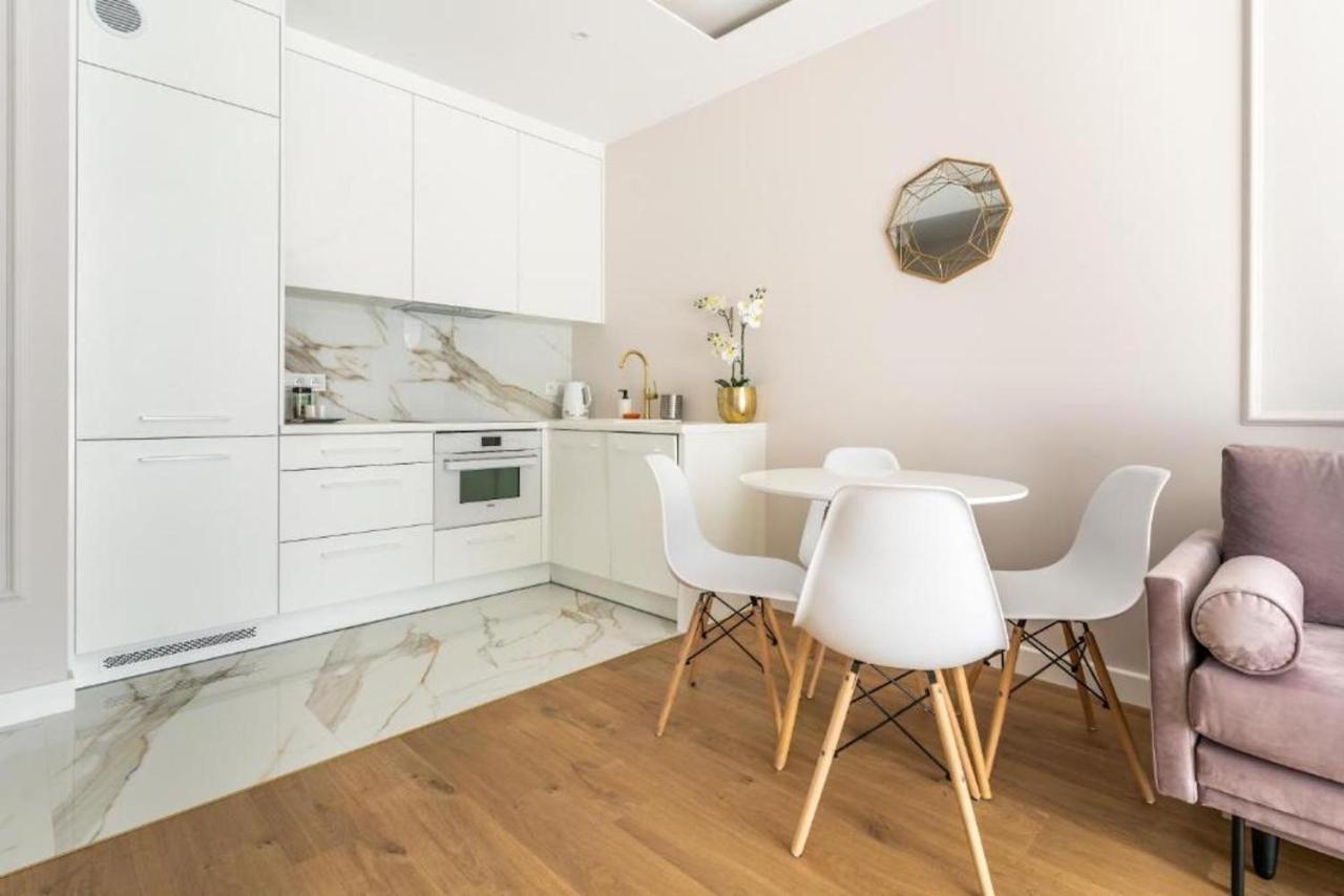 Apartament Mennica Residence - Golden Apartments - Comfortable And Stylish Varšava Exteriér fotografie